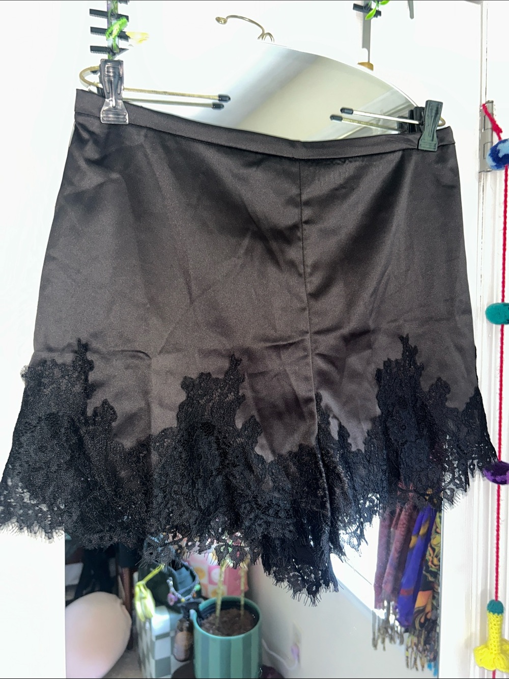 Women's Black Lace-Hem Mini Skirt - Classic Nightwear